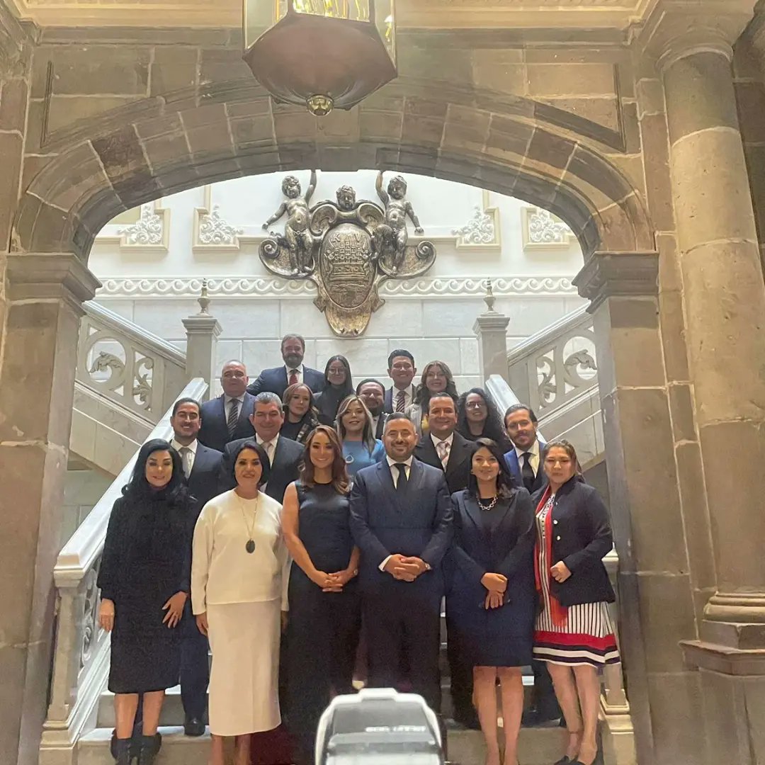 RocioSanchezdlv's tweet photo. Celebrando la Octava Sesión Pública y Solemne de Cabildo, me complace expresar mis felicitaciones al Presidente Adán Domínguez Sánchez por los logros alcanzados durante su gestión. https://t.co/cP8S1mxxdV