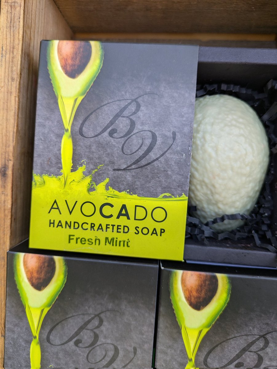 cookiesinheaven's tweet photo. #AvoFest #Carpinteria
#Avocado https://t.co/EU8oYylNwY