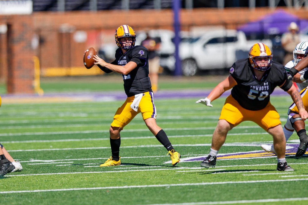 Cowboys Win Top 10 Tilt With Endicott, 35-27

hsuathletics.com/news/2024/10/5…