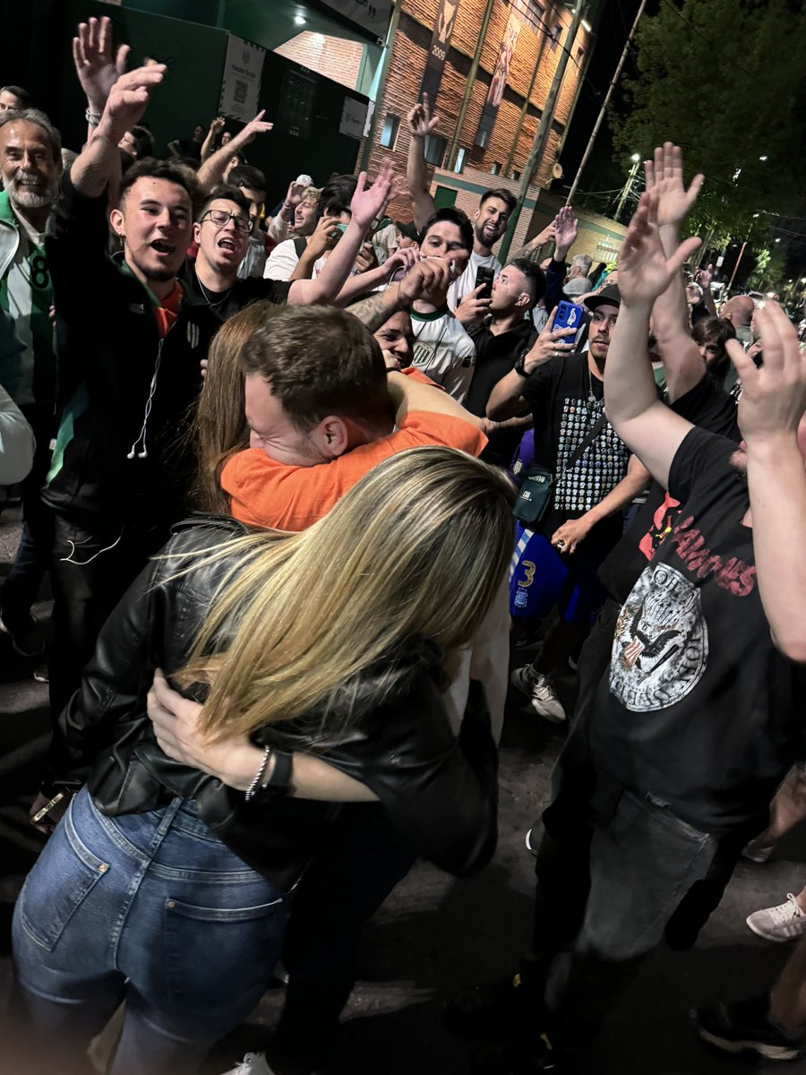 ¡Matías Mariotto es el nuevo presidente de #Banfield! Hito en el fútbol argentino, terminó con 12 años de spinosismo y se convirtió en el presidente más joven del futbol argentino.

Gracias a los socios genuinos que vencieron al fraude ¡RECUPERAMOS EL CLUB! 💚🇳🇬