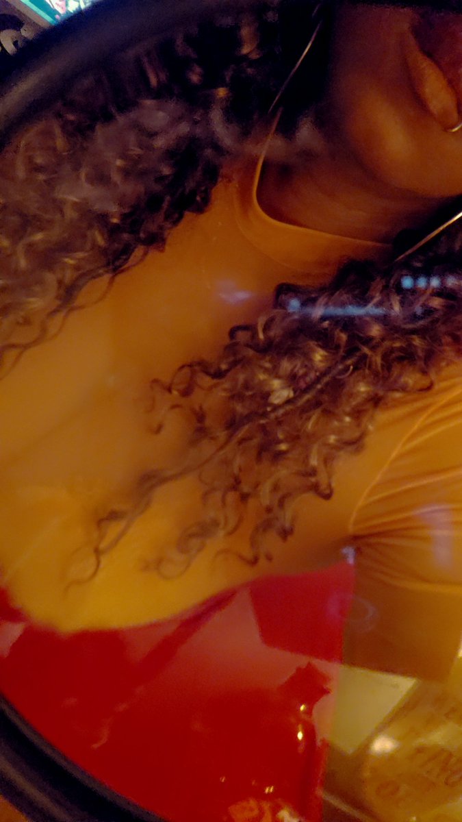 She's baaack! Tap in we in the Mansion with Luigi today 
Twitch.tv/winterbluu