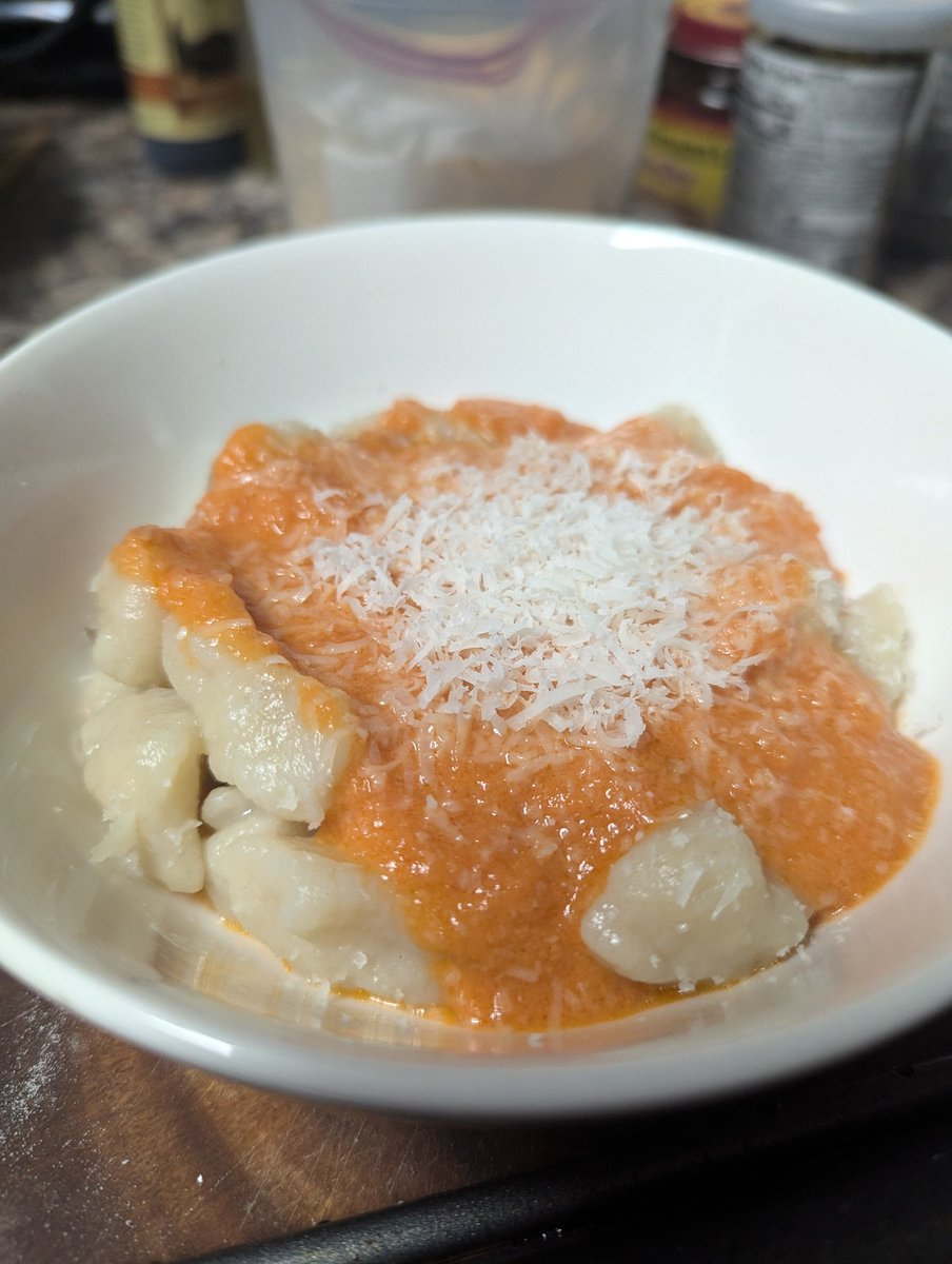 NotRayNarvaez's tweet image. Gnocchi with tomato cream and mushroom cream sauces (I may have had some leftover heavy cream)