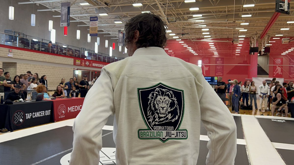 _Flawed_Logic's tweet image. Today was a good day! I competed at Tap Cancer Out with my teammates and students. Being a new purple belt I wasn’t sure what to expect, but I won both my matches by submission and raised a couple hundred bucks for a good cause. As a team we raised over $20k.