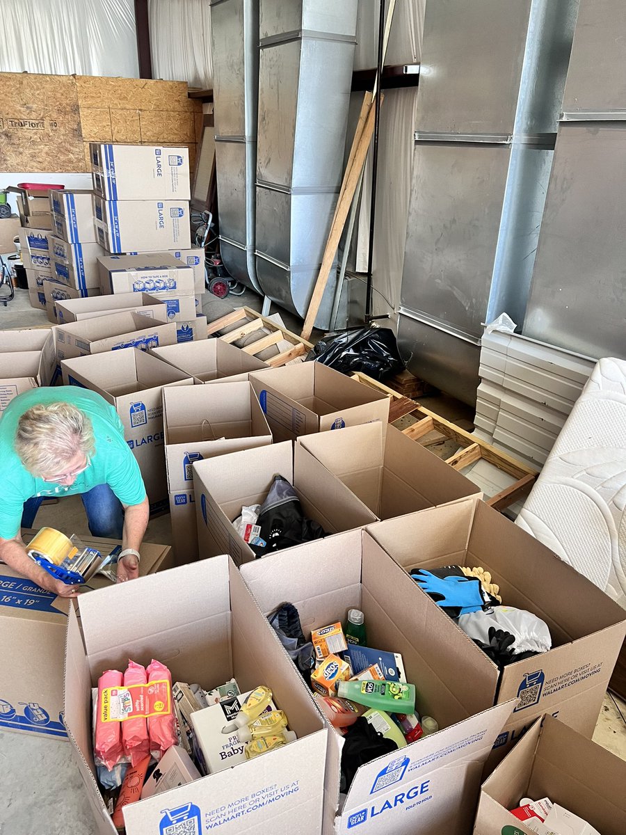 LMS_GirlsBball's tweet photo. We dropped off the supplies, thank you Richmond Baptist Church for taking the donation items to Mars Hill, North Carolina. Thankful for our Lewisburg and Desoto County community for giving items to those affected by Hurricane Helene.
#LMSPATS #TeamDCS #HurricanHeleneRelief https://t.co/J5A8qLzzOT