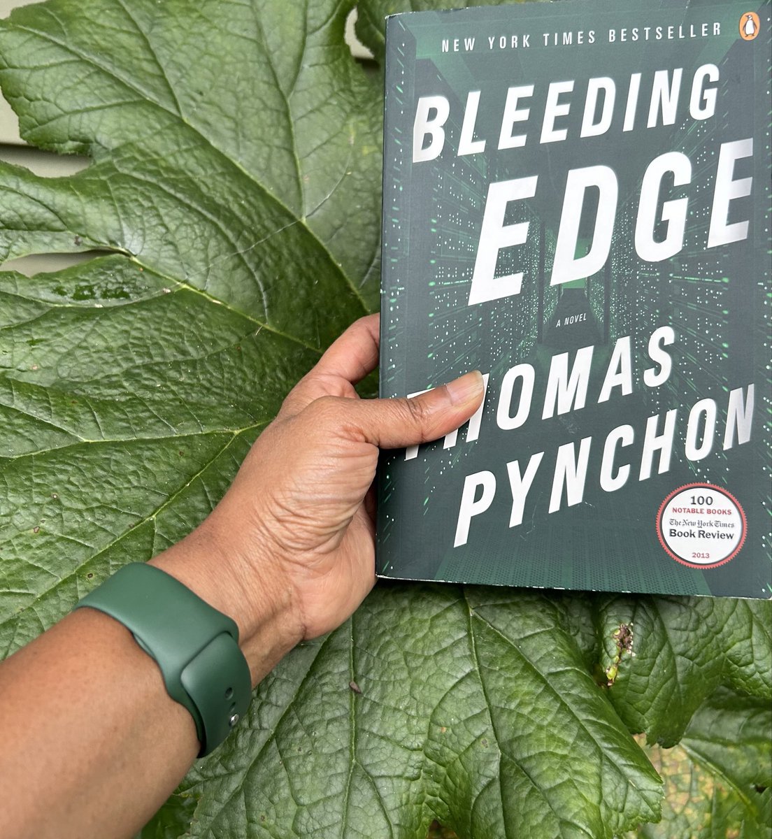 thenextpage22's tweet photo. #BleedingEdge
#ThomasPynchon
“…MKUltra-type programs have… proven useful as diversionary narratives."
Project MKUltra,CIA run experiments during the 50s-70s using torture, drugs, and hypnosis on US and Canadian citizens to determine efficacy in producing a confession. https://t.co/ZjkKLid9dE
