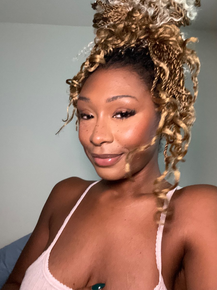 FineTen_'s tweet image. 😘