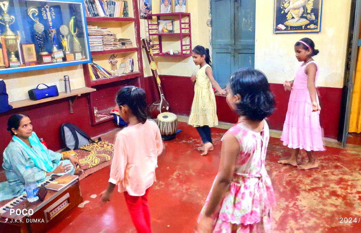 JKKDumka's tweet image. Step into the rhythm of grace and tradition! 💃🏻🎶

🩰 Today's Dance Class 📅 5th October 2024 ⏰ 4:00 PM - 6:00 PM #AttendanceSnapshot 📸

✨ #JKKDanceClass #RhythmAndGrace #JKKDumka