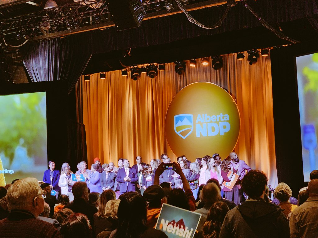 I enjoyed my morning at the Townhall with <a href="/nenshi/">Naheed Nenshi</a> and his <a href="/albertaNDP/">Alberta NDP</a> team. #abndp