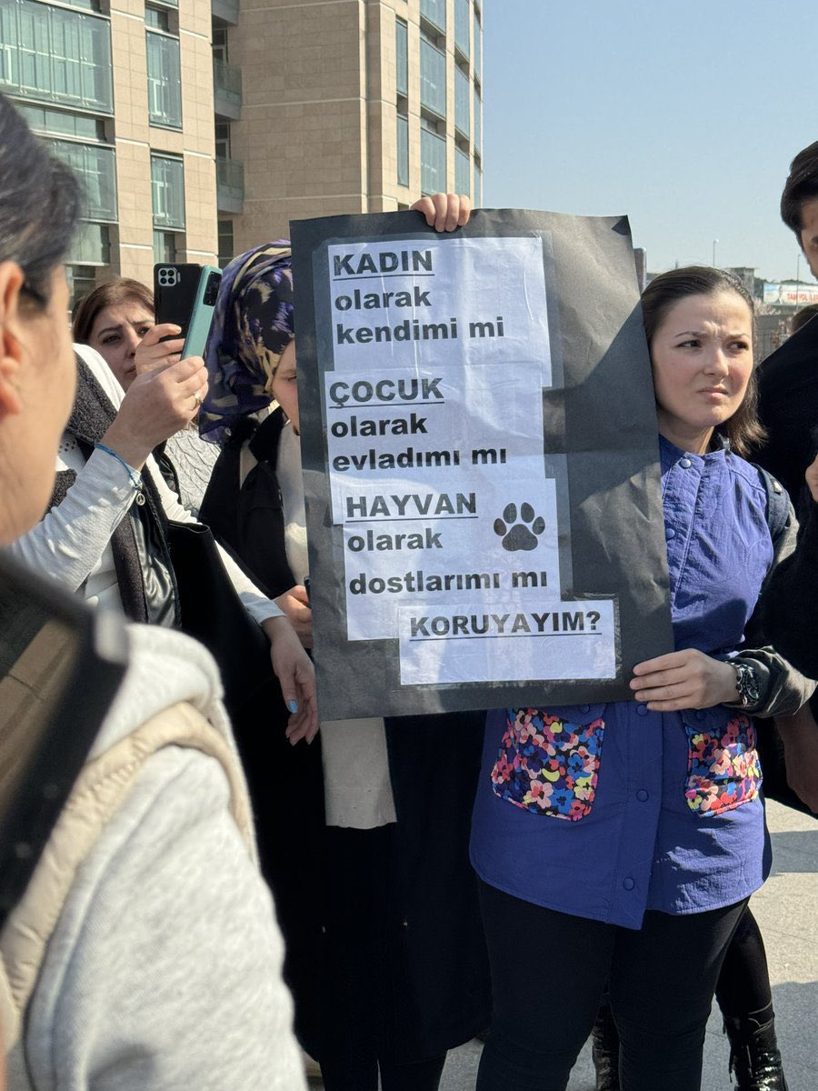 Bu tweeti gören herkes tagına destek versin. 

 #KadınaÇocuğaVeHayvanaDokunma

Yaşam bütündür ! 
Gören herkes elden ele yaysın..