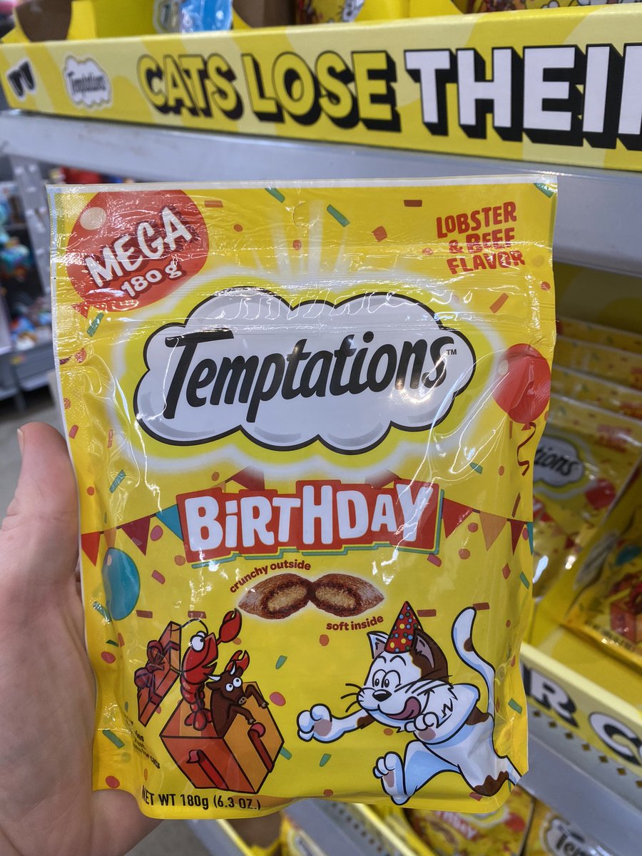 ButtholeOctopus's tweet image. FALSE ADVERTISING THEY ARE NOT BIRTHDAY CAKE FLAVORED. 

A little disappointed that they taste like beefy seafood.