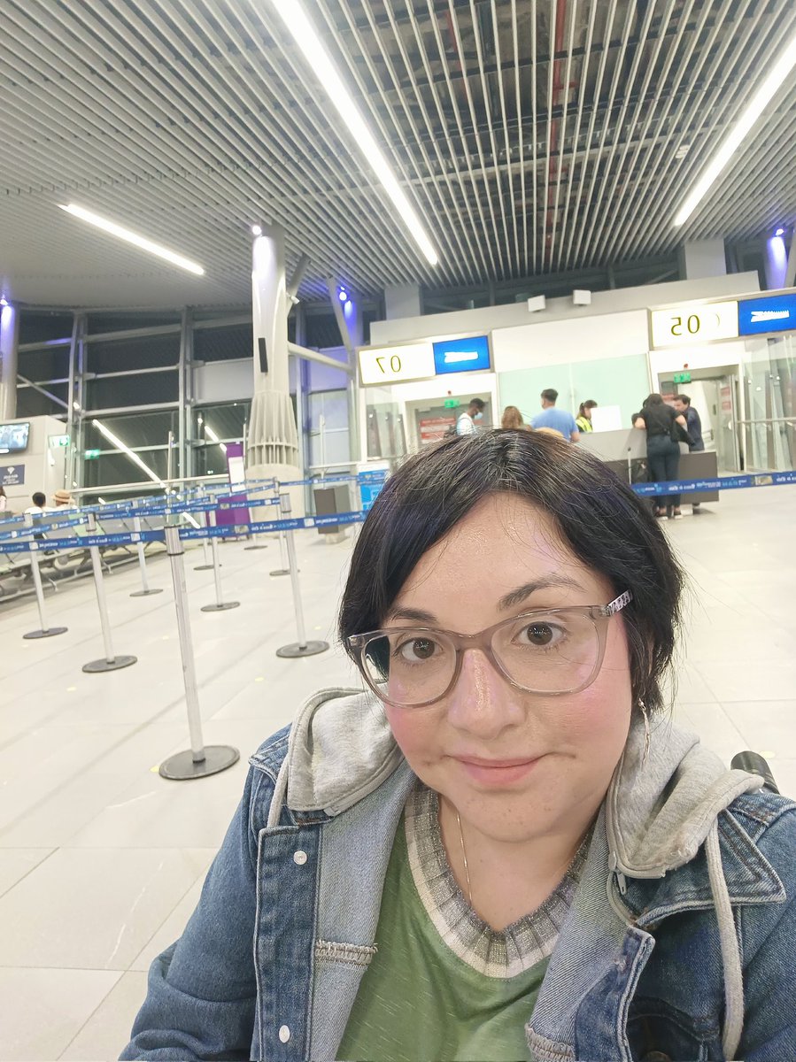 ChristhylCC's tweet image. Ya en mi gate esperando abordar el avión. Orlando, Florida allá voy ✈️💪🏻❤️
#OracleForAll #PersonasConDiscapacidad #Accesibilidad #TransporteInclusivo #AmericanAirlines #Orlando #OutAndEqual #OESummit2024 #Iluminate #BusinessOfBelonging