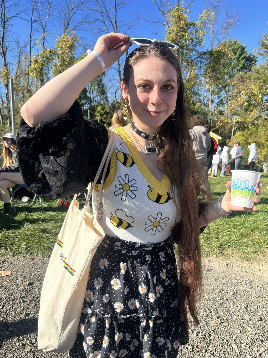ZeroWasteIthaca's tweet image. We had an amazing time at Bee Fest at Ithaca College! 🌼 Such a wonderful annual festival, and the weather couldn’t have been more perfect. Be sure to check it out next October!

#ZeroWaste #ReduceReuse #ProtectOurAthletes