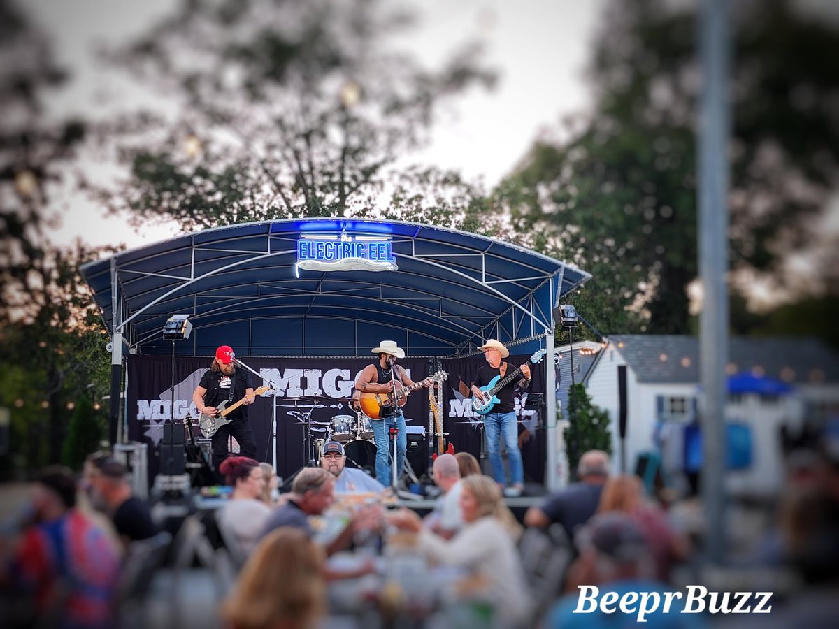 BeeprBuzz's tweet photo. Great turnout for MIGGS Country Music at The Rumor Reel .
#AnnapolisMusic #PasadenaMD #BeeprBuzz https://t.co/dmSiGeReot