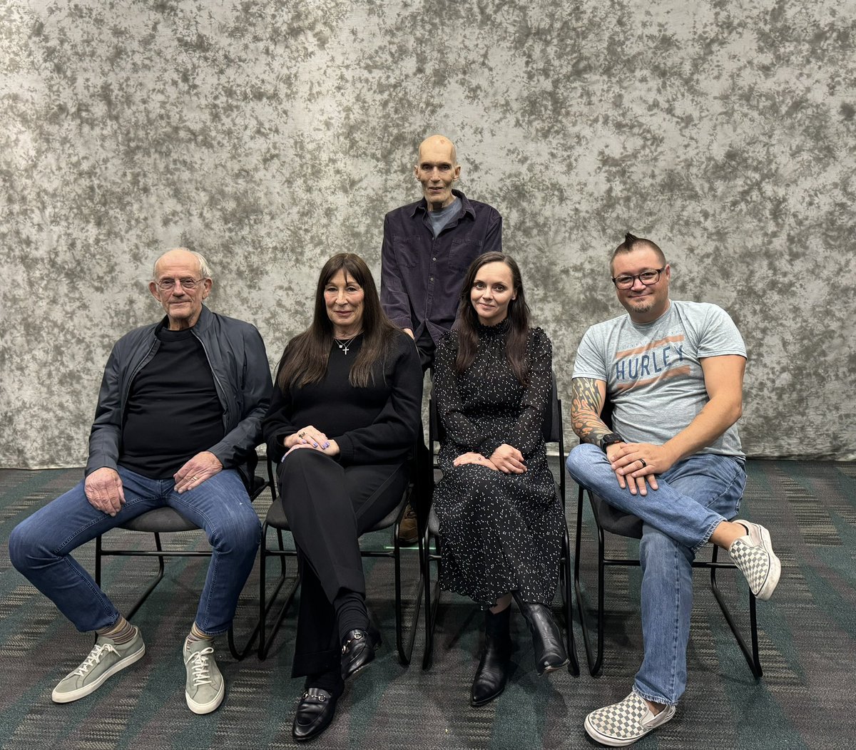 DiscussingFilm's tweet image. ‘THE ADDAMS FAMILY’ cast Christopher Lloyd, Christina Ricci, Jimmy Workman, Anjelica Huston and Carel Struycken reunite.