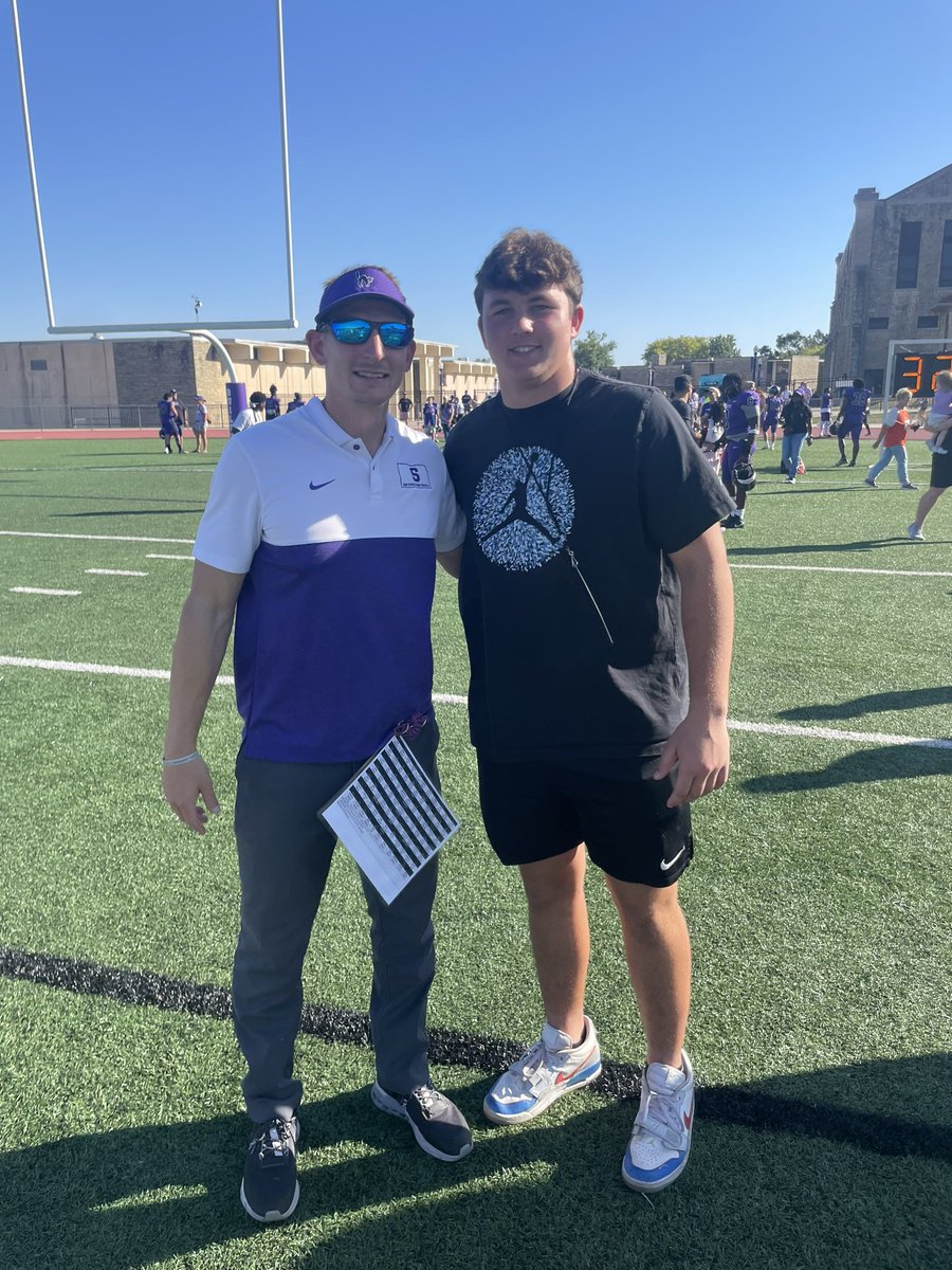 ConnorBarton50's tweet photo. Had a great time visiting @BuilderFootball Thanks for the invite @CoachStrongSC @CoachGriffSC @CoachPlattHHS @CoachBliek @CoachGeorge5 Also had great time seeing @carson_riney sling the rock https://t.co/C07ruFsYwJ