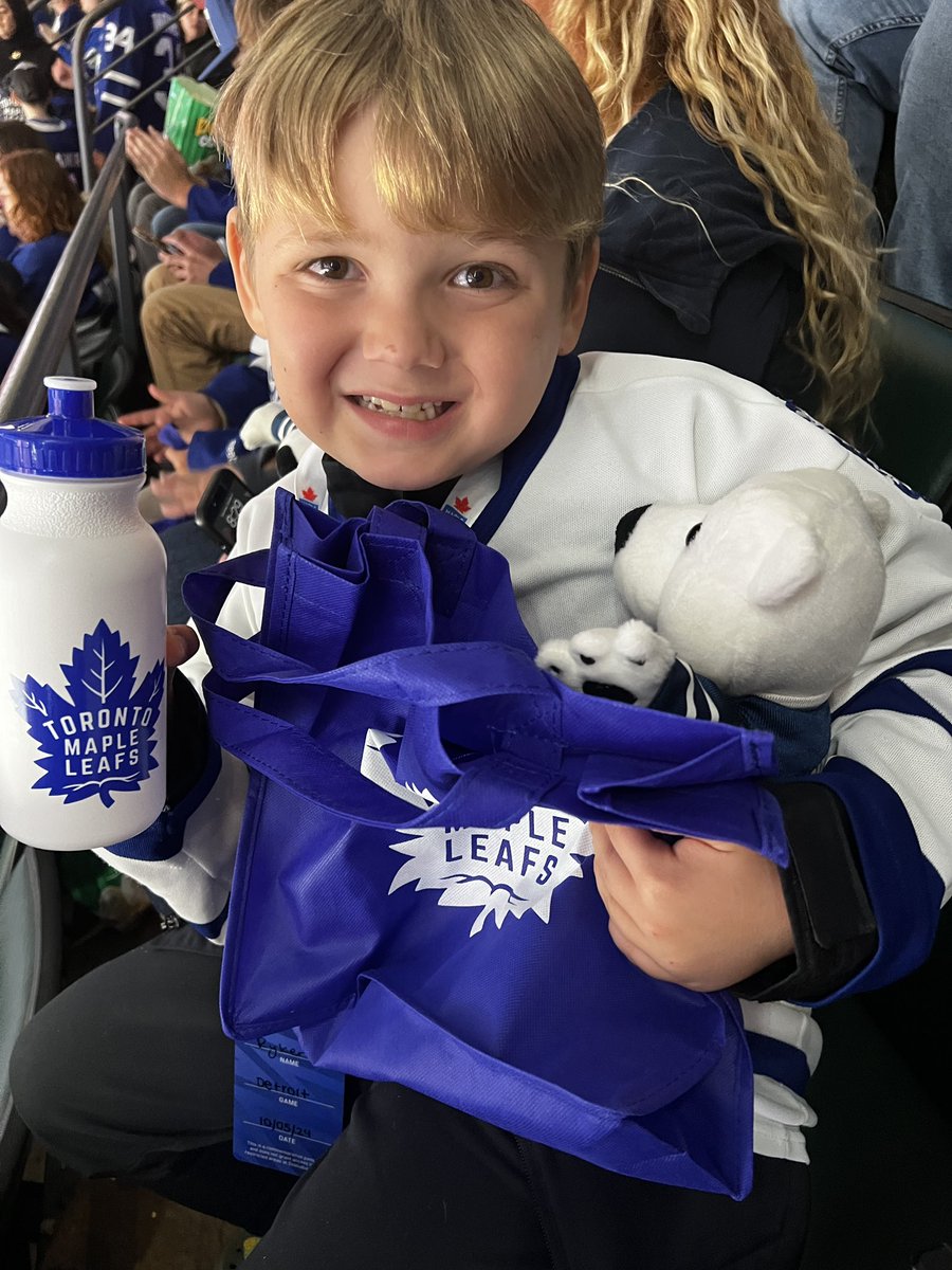 Thank you <a href="/MapleLeafs/">Toronto Maple Leafs</a> for making these boys dream come true!! I told fan services about them making their hockey team, and they sent gift bags to our seats!!! #leafsforever #fansforever #futureleafs