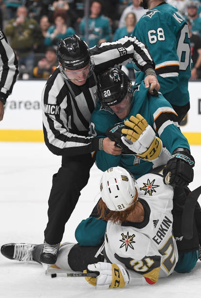 ScoutingTheRefs's tweet photo. Tonight's officiating crew for @SanJoseSharks vs. @GoldenKnights will be refs Brandon Schrader (#34) and Tom Chmielewski (#18), with Ryan Gibbons (#58) and Caleb Apperson (#77) on lines. #SJSvVGK https://t.co/2r4S7JqVtX