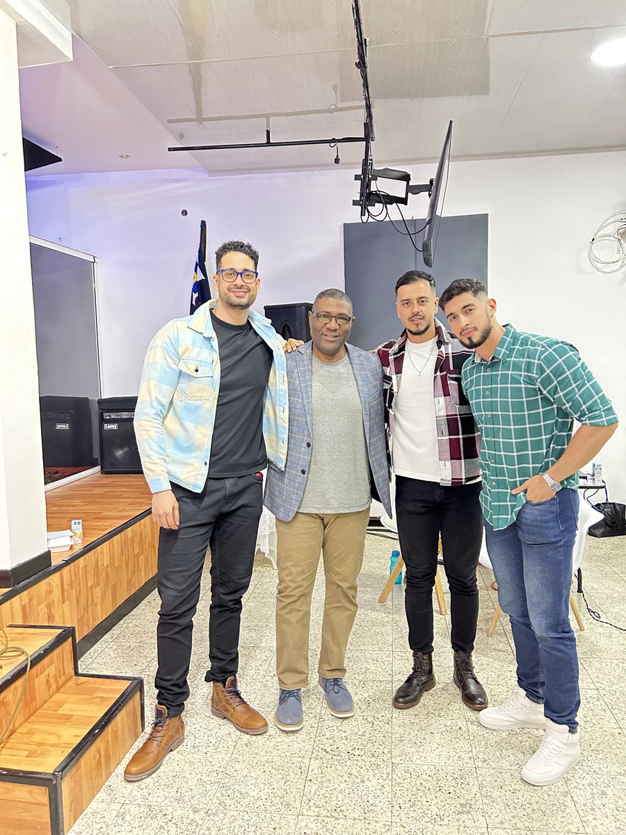 Enjoyed my time hanging out with these guys.
Dejemos Que - Inmersión Música 2020 youtu.be/Dk28Lfw31ak?si… via <a href="/YouTube/">YouTube</a>