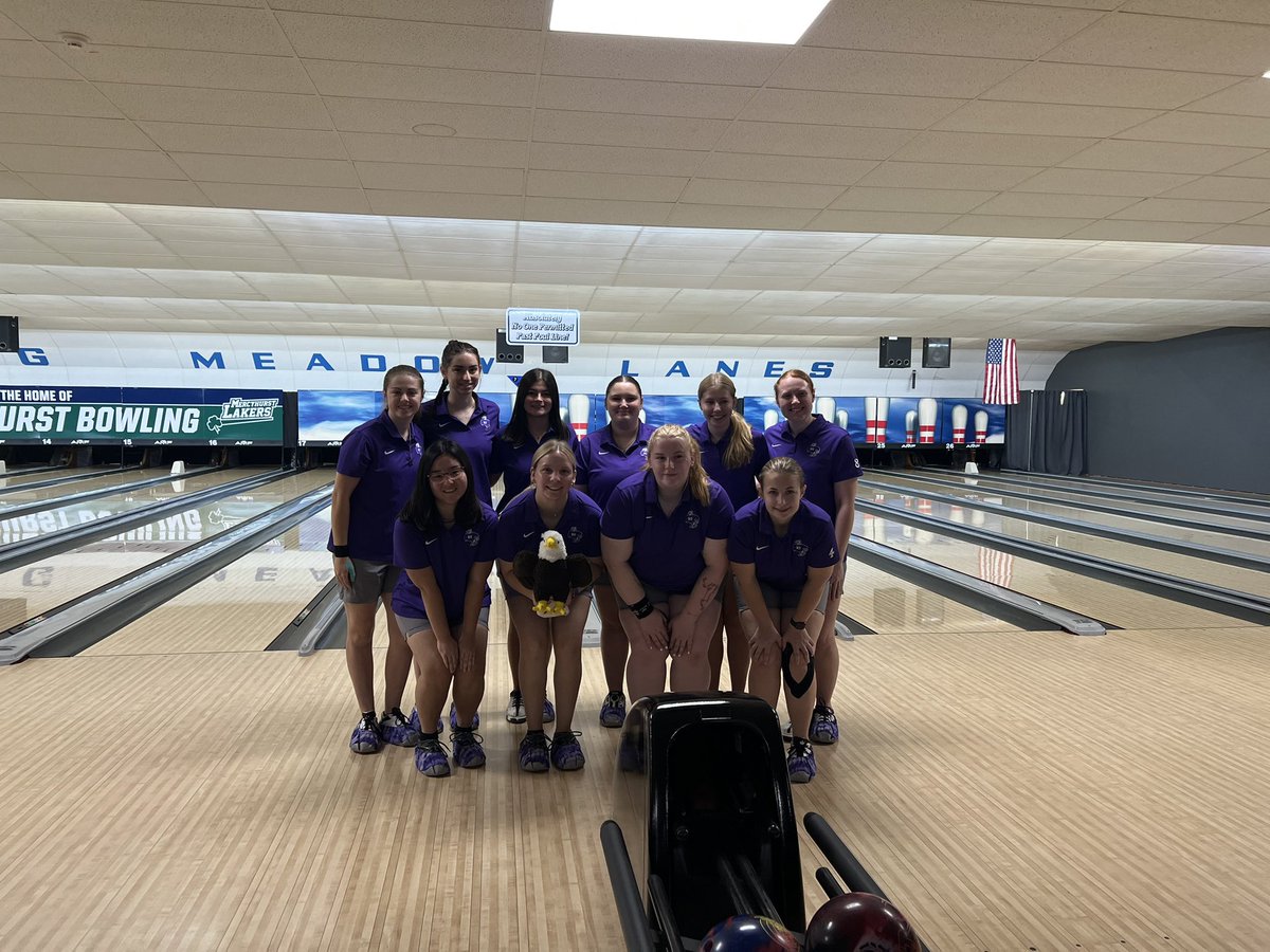 NiagaraBowling's tweet photo. Day 1 of the Mercyhurst Invite. https://t.co/xRDqMb4iMF