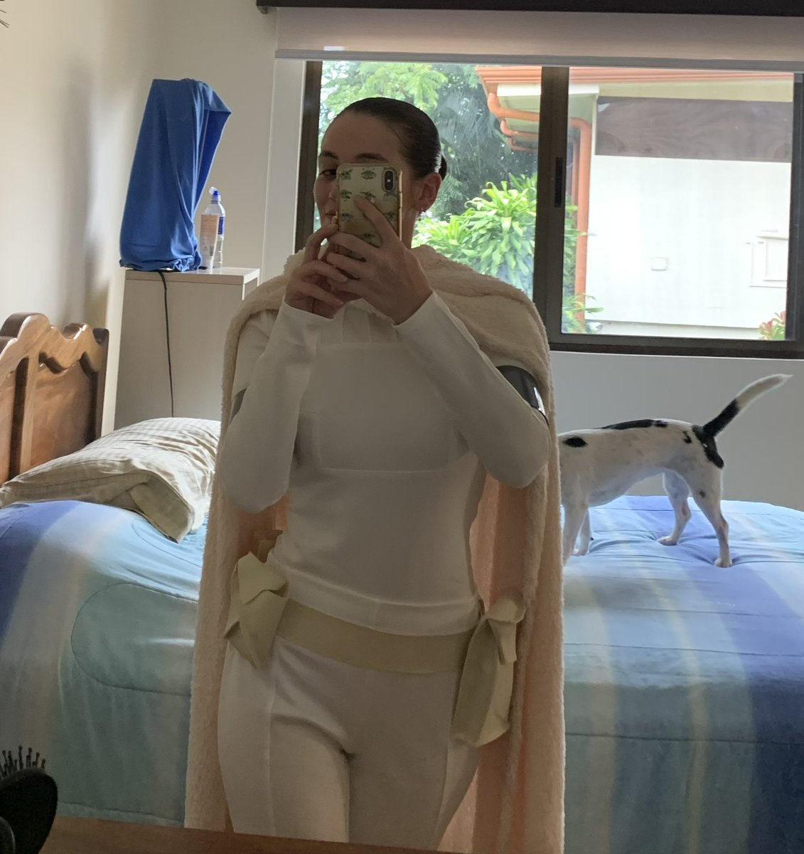 Andyhc26's tweet photo. Cosplay incoming!  #StarWars @ComicConCR 2025 https://t.co/9769JHKAIJ
