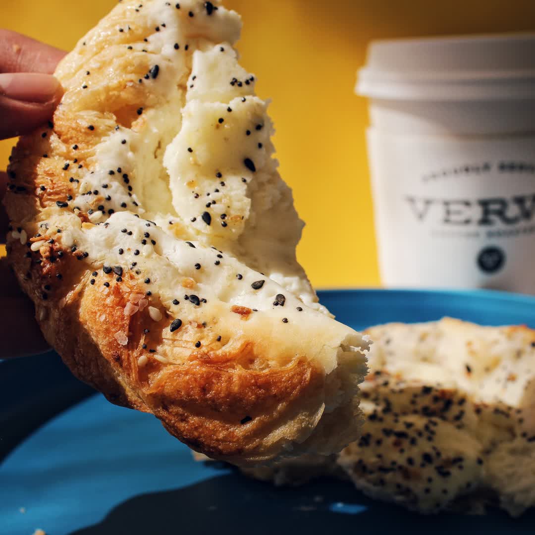 Everything I do is for the love of danishes! 🥐💖
📸 Everything Cheese Danish
.
.
#Croissant #BakedWithLove #PastryPassion #Breadologie