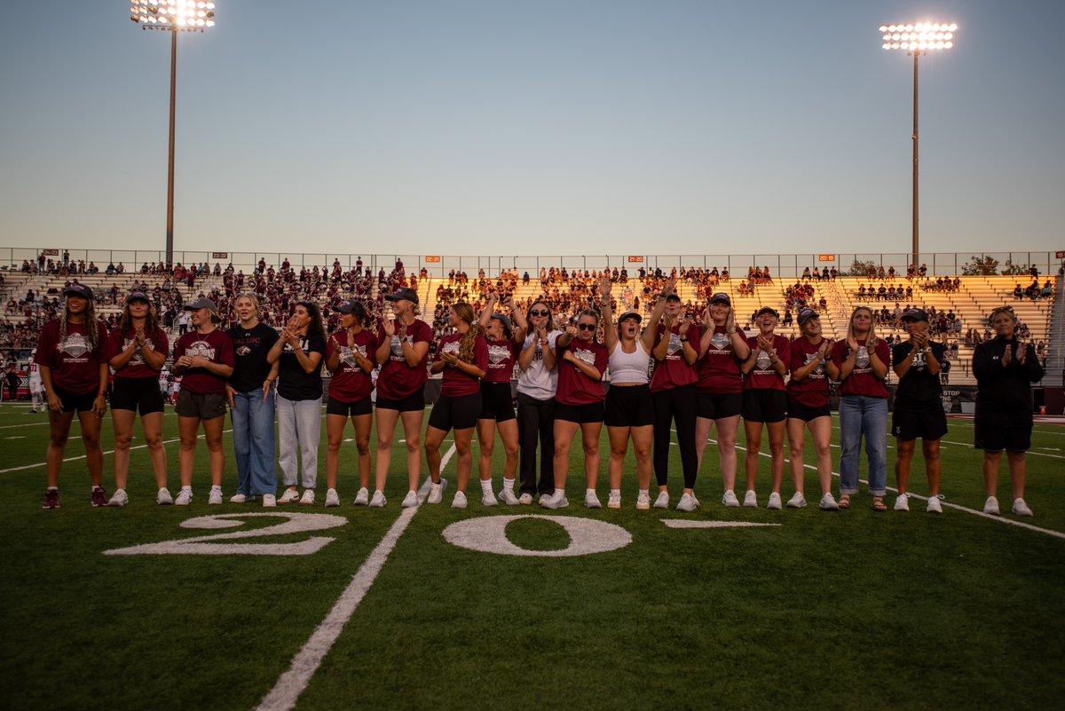 Saluki Softball (@siu_softball) on Twitter photo What a group 🤩
The 2024 <a href="/MVCsports/">Missouri Valley Conference</a> regular season and tournament 𝐜𝐡𝐚𝐦𝐩𝐬 were honored during tonight's football game! 👏
#Salukis What a group 🤩
The 2024 <a href="/MVCsports/">Missouri Valley Conference</a> regular season and tournament 𝐜𝐡𝐚𝐦𝐩𝐬 were honored during tonight's football game! 👏
#Salukis
