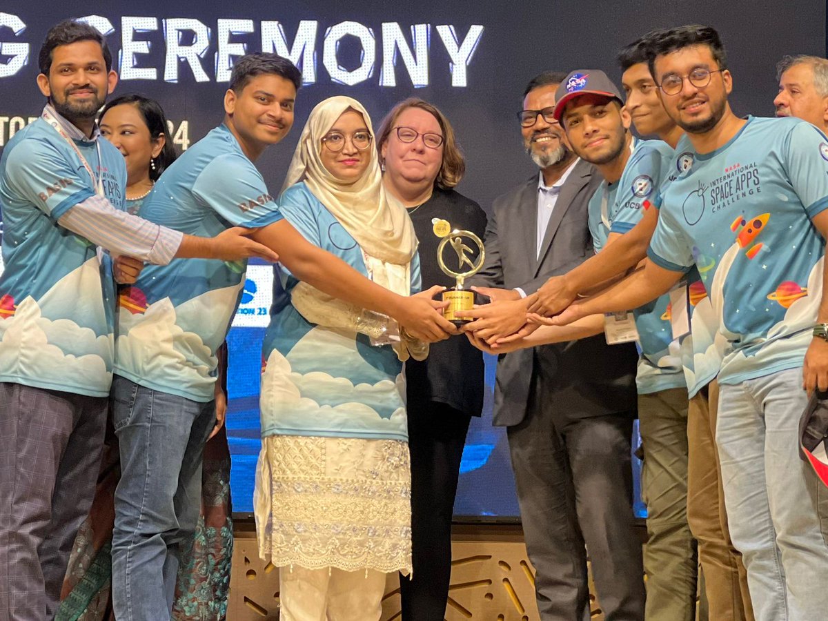 usembassydhaka's tweet image. The amazing young people of Bangladesh have been global champions of the NASA Space Apps Challenge four times in the last six years. Best of luck to the Bangladeshi young scientists performing on the global stage this year. Space unites us all!  🔭🪐   #NASAChallenge…