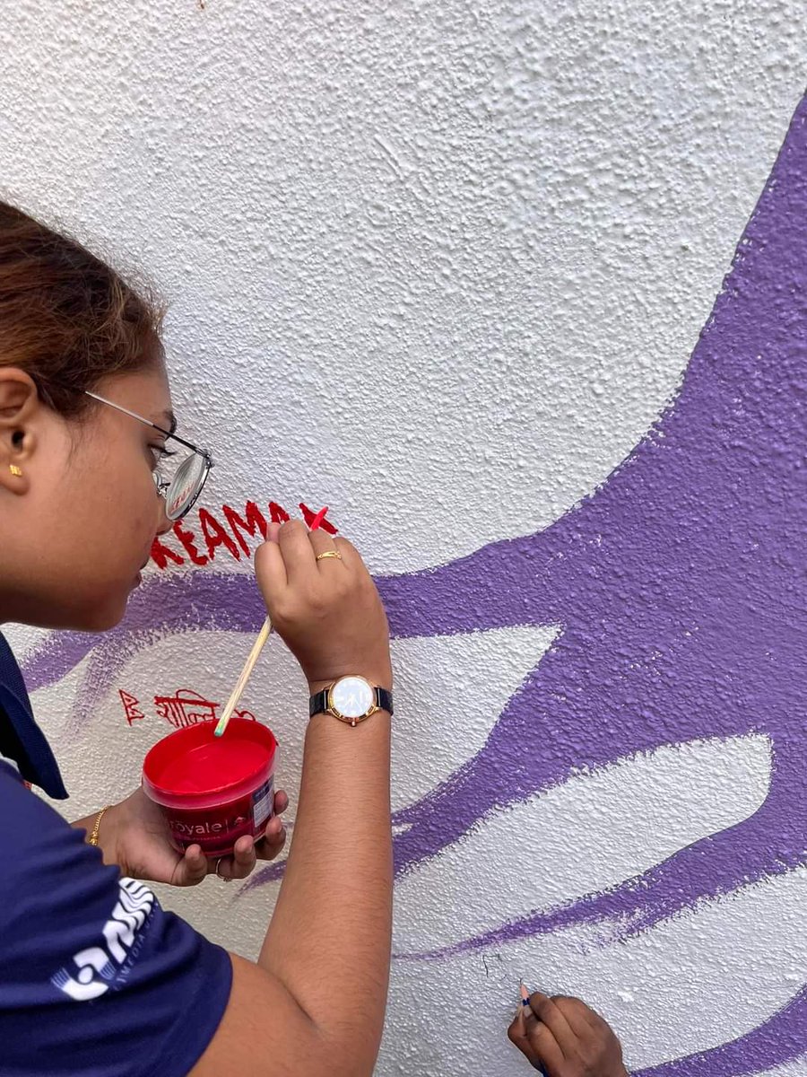 PUBangsarGGOC's tweet photo. @mirshx_24 adding "Keamanan", the word peace in Malay on the peace wall at @Sangamwc, as all #JLS2024 participants add their piece to the wall. Proud of you, Mirsha! #LeadForPeace @pputerimy @WAGGGSAsiaPac @wagggsworld https://t.co/ilIyAv9Zbc