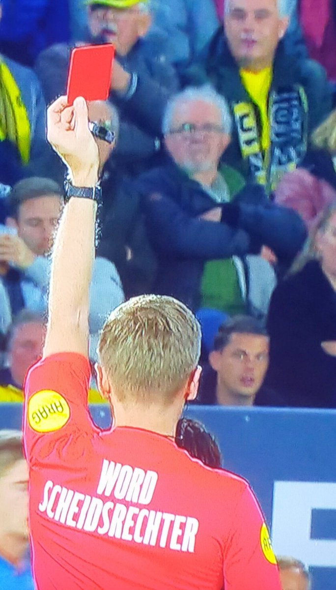 Goede wervingscampagne van de <a href="/KNVB/">KNVB</a> die overduidelijk op zoek is naar goed personeel. De NS zet bij gebrek aan treinen bussen in. Bij gebrek aan scheidsrechter stuurt de knvb de dorpsgek het veld in. Belachelijke kaarten die ons later in het seizoen nog op gaan breken. #NACpraat