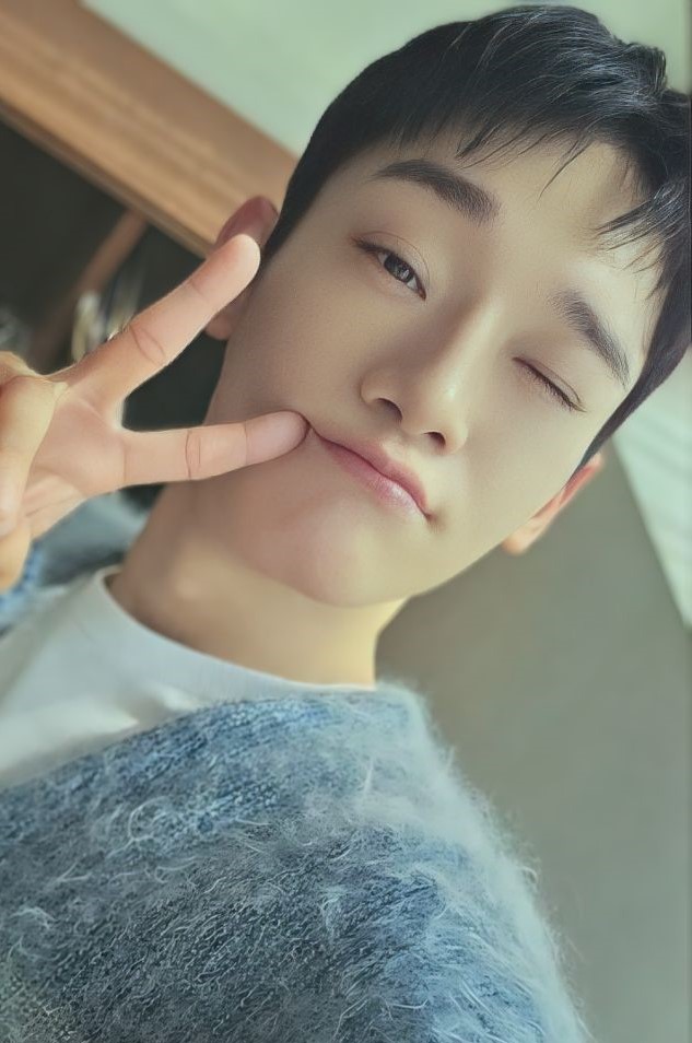 DAESCANS's tweet photo. [SCAN] CHEN BEYOND THE DOOR IN SEOUL TRADING CARDS (2) #CHEN #첸 @CHEN_INB100 https://t.co/qPmjpFzZ8s