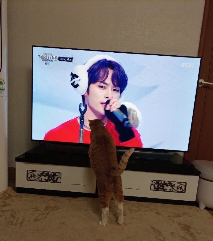 this is me right now,, missing leeknow