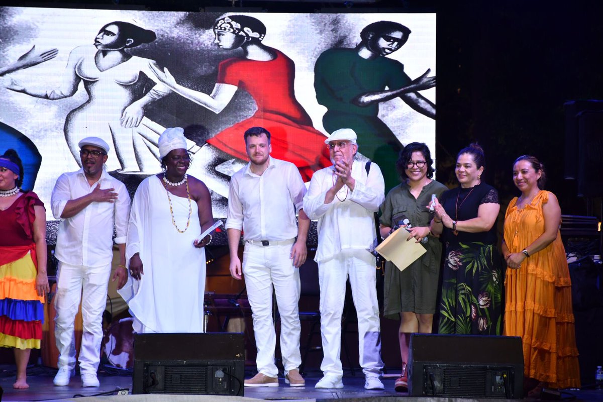 Una gran noche musical se vivió en el #ZócalodeVeracruz durante la segunda noche del XXVIII <a href="/AfrocaribenoVer/">Festival Internacional Afrocaribeño</a>.