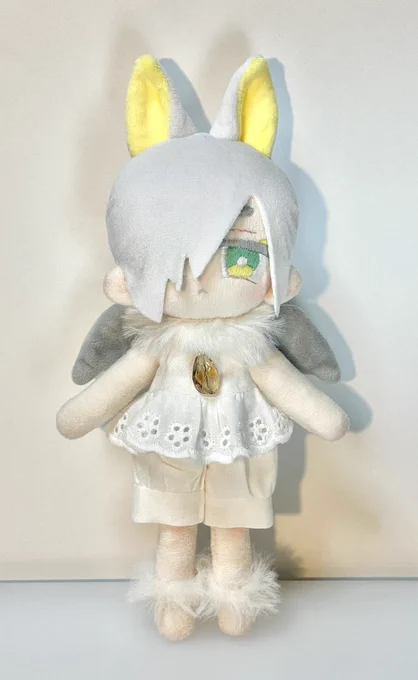 シロヘラコウモリくん完成〜 底町さんの型紙で2体目! 前よりはひっくり返すの慣れたな #そこまち式ぬい