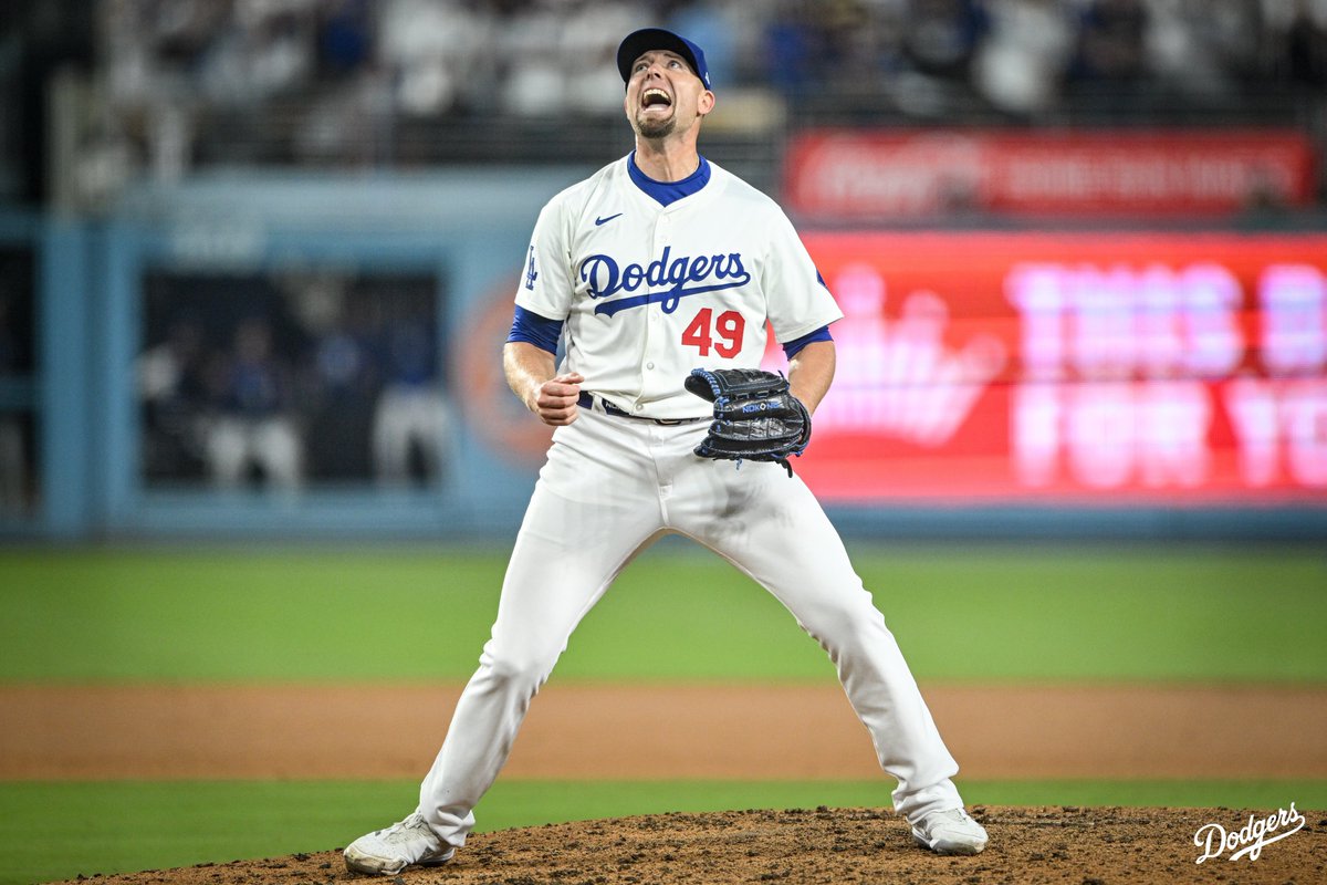 Dodgers's tweet photo. Starting the NLDS with a W. https://t.co/ojZrNE4oUx