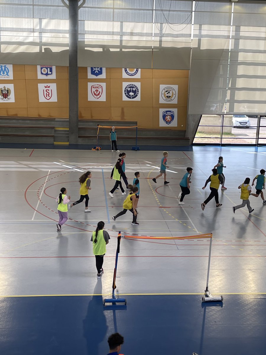 Journée nationale du sport scolaire au collège Holderith 

Participation de nos élèves de 6ème à différents ateliers afin de découvrir l’AS du collège.

Au programme: gymnastique avec parcours gymnique, handball sous forme de mini-hand et basketball.<a href="/unss_54/">UNSS 54</a> <a href="/Dsden57/">DSDEN de la Moselle</a>