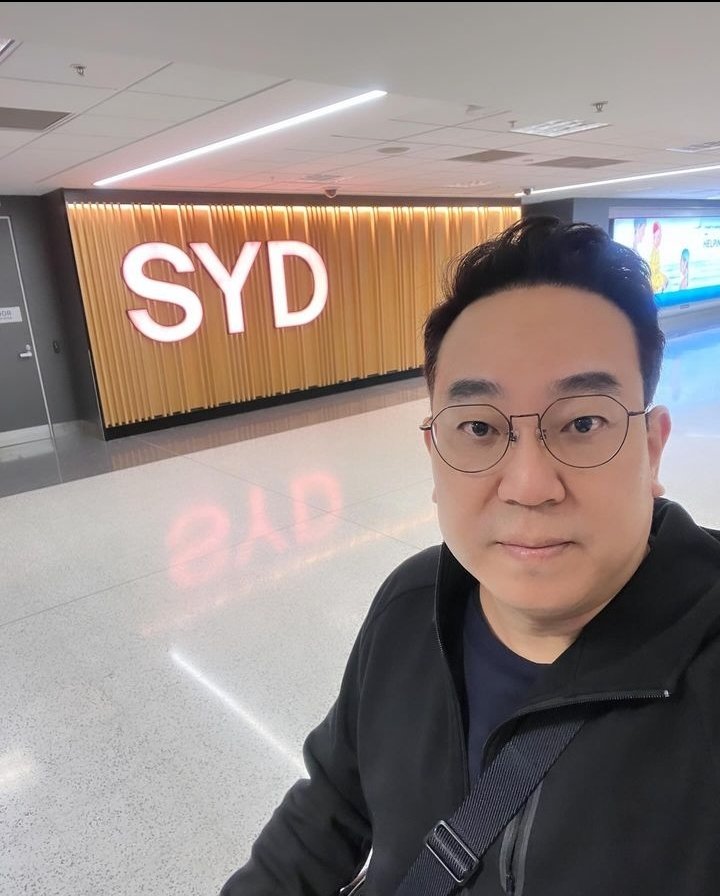 「七転び八起き」。説明: このことわざは、回復力と粘り強さを教えてくれます。何度挫折しても、立ち上がって再挑戦し続けることが重要であるというメッセージを伝えています。