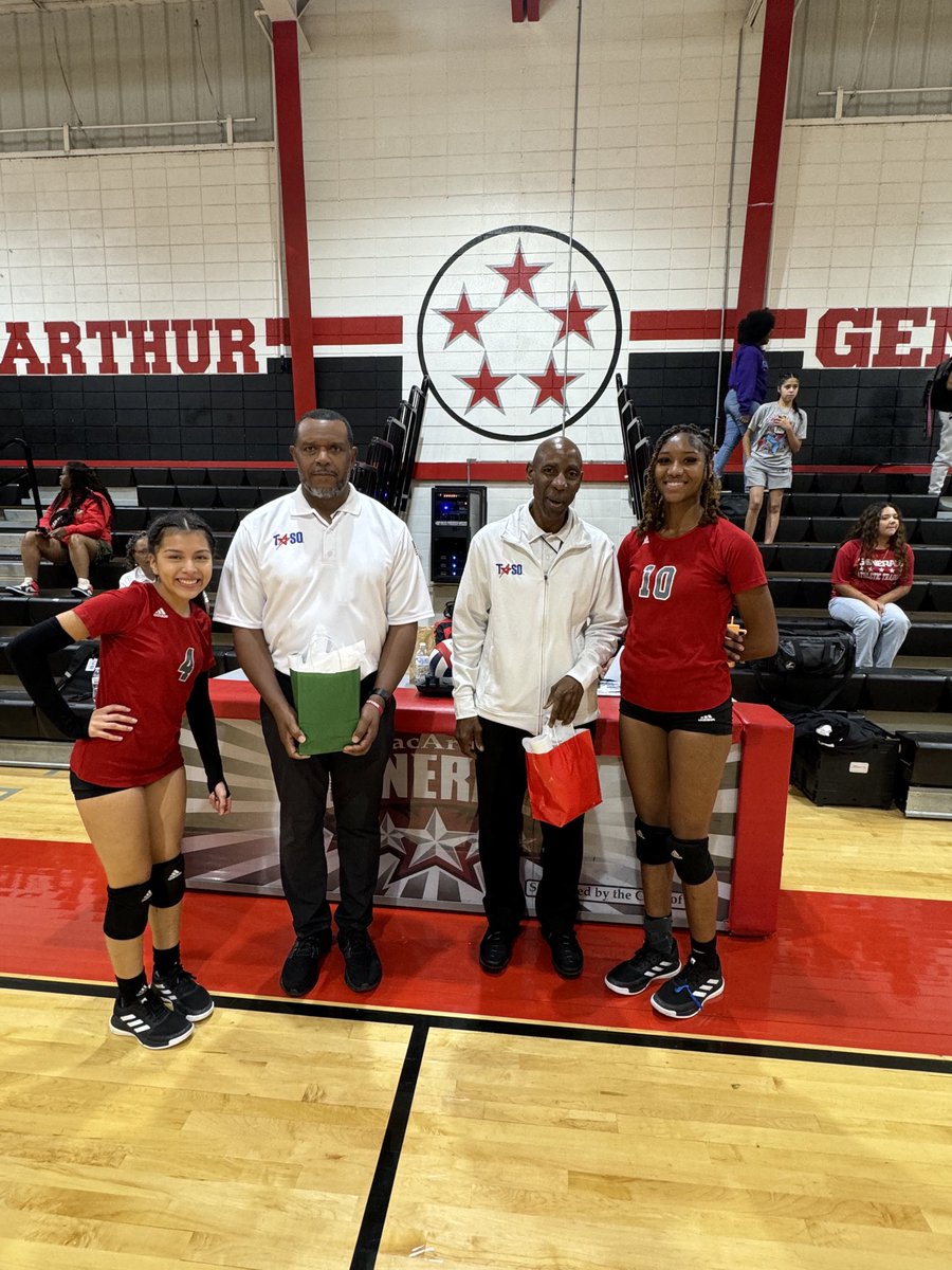 MacGeneralsVB's tweet image. Showing appreciation to the officials for the work that they do.  It’s not an easy job. Thank you, ⁦@AldineSports⁩ #OFFICIATIONWEEK ⁦@AVCAVolleyball⁩