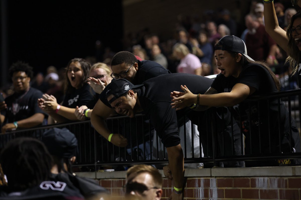 CvilleTigersFB's tweet photo. Finley, you rocked it tonight. https://t.co/PKGYaA4CbK