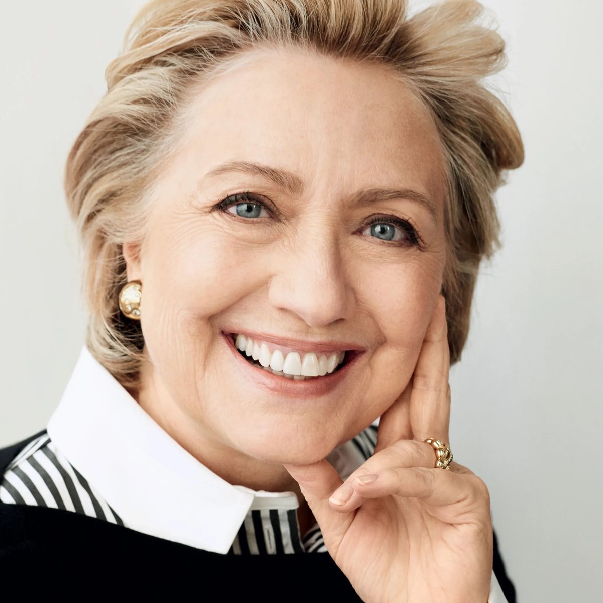 anyonewantchips's tweet photo. Jill Biden advocates for military families. Michelle Obama promotes voter registration. Hillary Clinton champions democracy. Melania Trump hawks her book. Any questions. https://t.co/wEp5fWbxfA