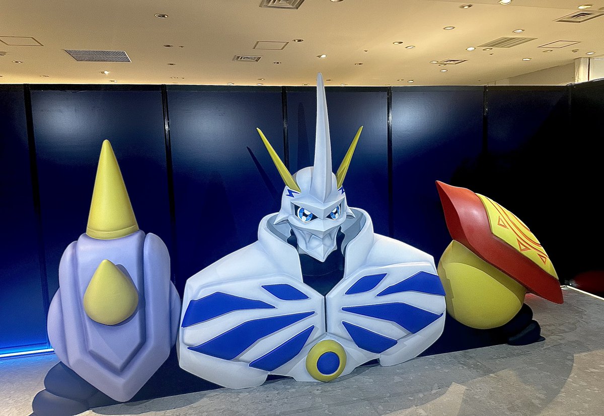 0v0ken's tweet photo. 昨日はデジモンアドベンチャー展行ってきました！！
当時の思い出が蘇ってきたしオメガモンの肩にも乗れたし幸せ空間でした！！

もうアニメ25年も経つのね... https://t.co/ebzTa8W9PF