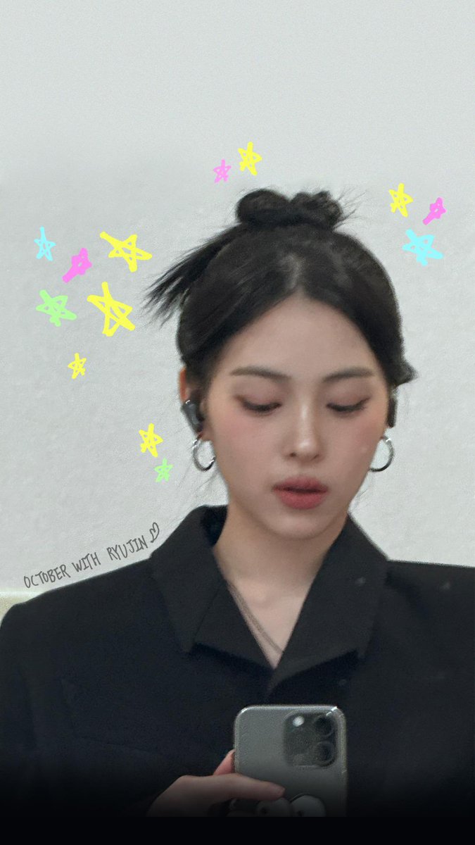 onlyforRyujin's tweet photo. #RYUJIN fans update

“October with Ryujin💙”
“Fighting in October too!” https://t.co/UYkDJDVT1u