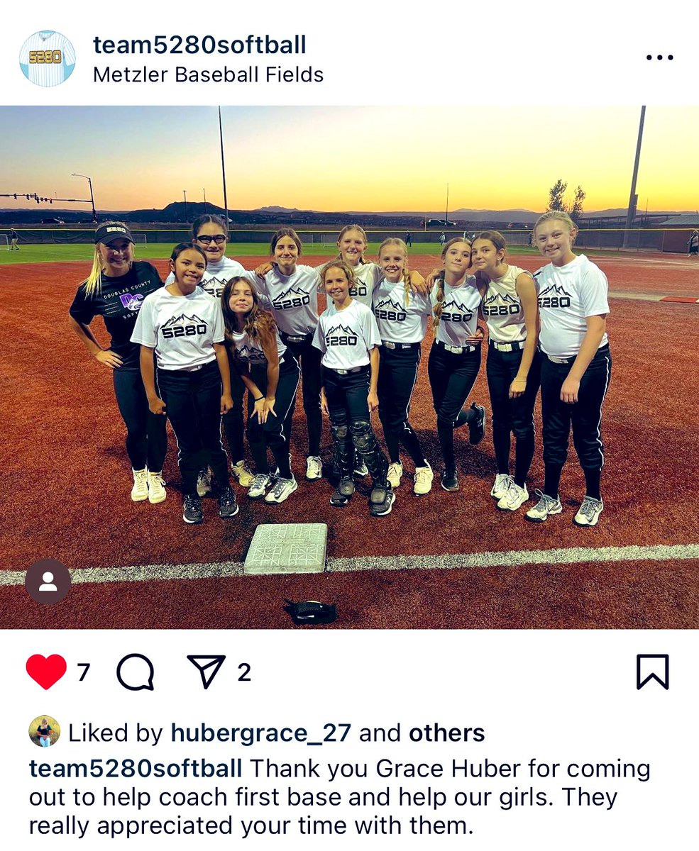 GraceHuber27's tweet photo. Had a great time with these girls today!  Giving back to the sport I love and teaching the next generation!  ❤️🥎 https://t.co/2lqckPz6Q1
