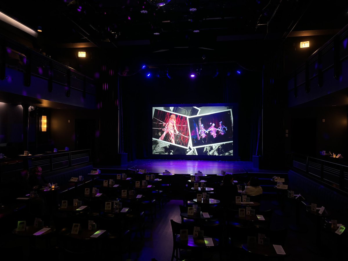 dancedivaschi's tweet image. It’s opening night! After months of hard work, our volunteers are ready to dazzle the crowd with a show-stopping performance…