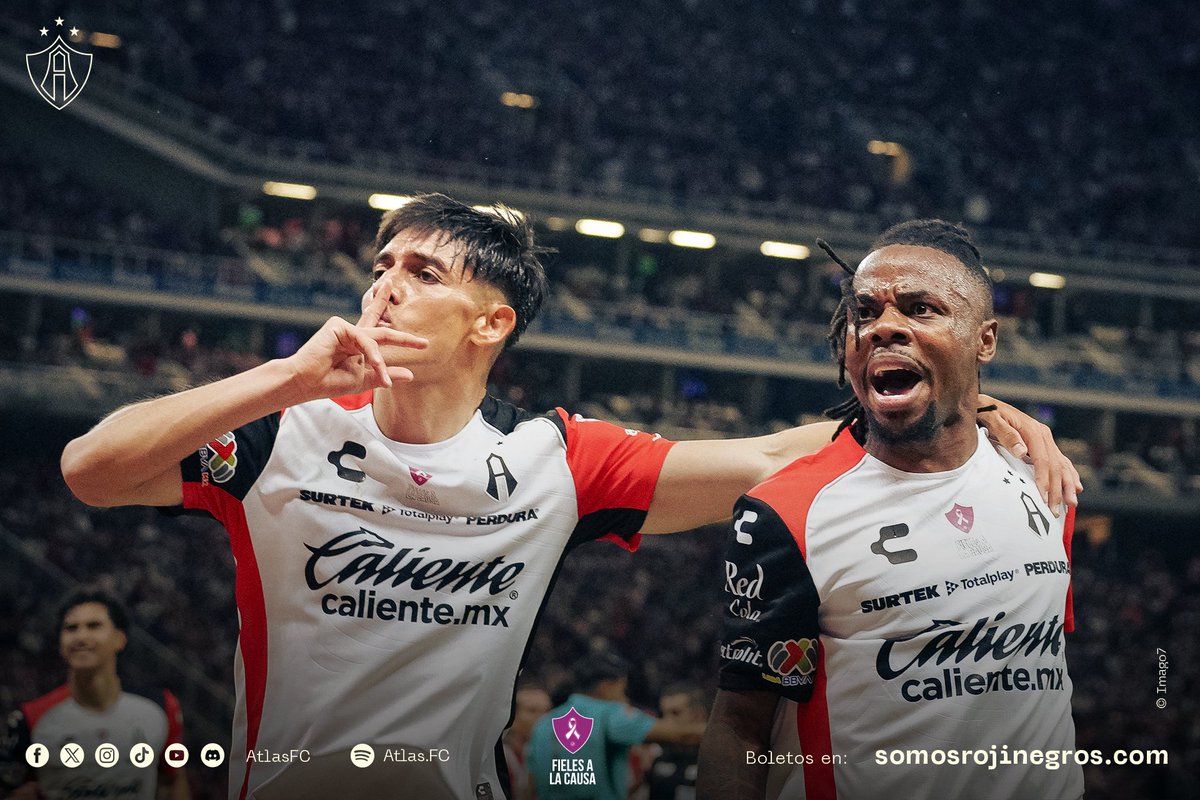 AtlasFC's tweet photo. ASÍ SE VIVE UN #CLÁSICOTAPATÍO!!! 🤩 https://t.co/7TimnflbO5