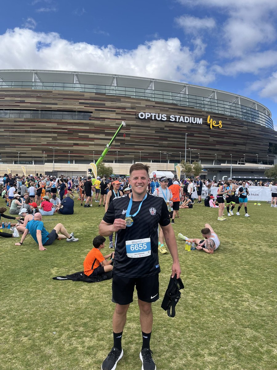 Representing <a href="/Heatonstan/">Heaton Stannington FC</a> in the Perth Half Marathon in a time of 1:41:16 🏃‍♂️ 🥇