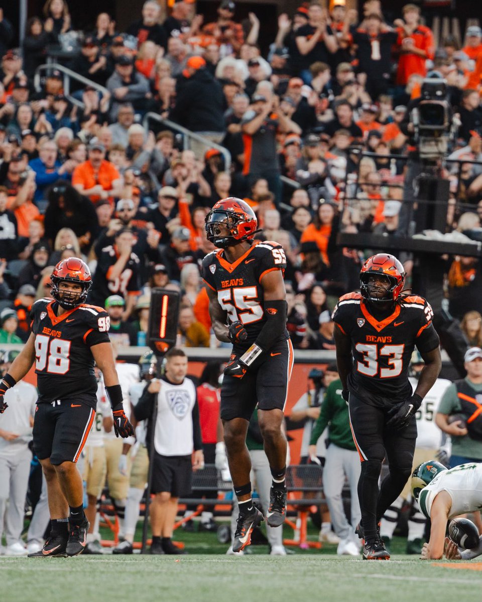 OregonState's tweet photo. Double OT win 😤

#GoBeavs https://t.co/dZvmcZGmWU