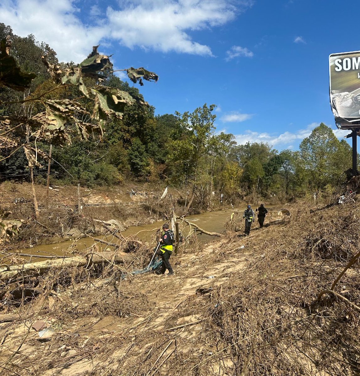 mcfrsPIO's tweet photo. (10/5) Day 10 since Maryland Task Force 1 (MD-TF1) left Rockville, MD &amp; work continues alongside several Federal &amp; State US&amp;R teams (NE-TF1, NC-TF11) plus team of Federal Law Enforcement searching structures, debris &amp; water (shoreline) &amp; often clearing paths through damaged areas https://t.co/yZe9JiwbQo