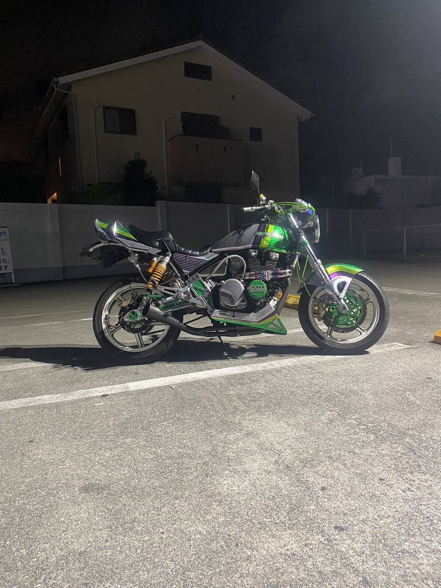 ryoma7327's tweet photo. 中々触る時間乗る時間無い中
やっといじくり回してきた😌
もう既にアップハンが恋しいw
もちろんテールカウルはBEET🫶
サス変えたいな😮‍💨
次は三又とスイッチボックス付けよっ https://t.co/r0qezqnpT7