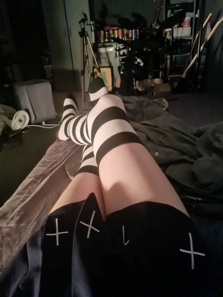 Nea7x's tweet photo. i NEED physical affection but unfortunately i am a dead by daylight player 😔 https://t.co/76cdUycHPu