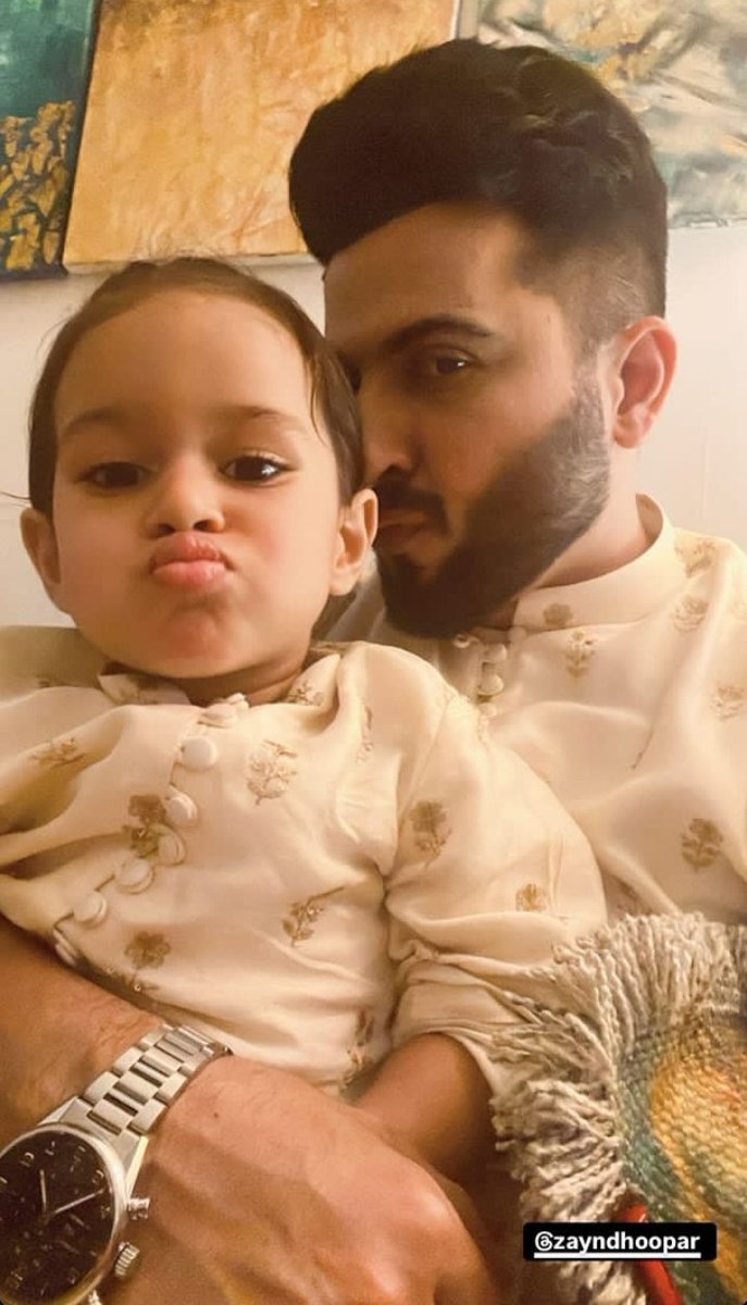 1dhoopardheeraj's tweet photo. Daddy's very love you Zayn 
#DD #Dheerajdhoopar #kingdhoopar #vinnyaroradhoopar #zayndhoopar #DDlove #DDfans #DADDYloves #xpost @DheerajDhoopar https://t.co/NxqCs8pzFg